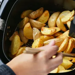 Idealne frytki z frytkownicy beztłuszczowej: Koniec z gumowatymi!