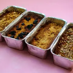 Cztery pasztety w foremkach aluminiowych, jeden z rodzynkami, drugi z orzechami, trzeci bez dodatków, czwarty ze słonecznikiem. Czy pasztet można mrozic? Tak, można!
