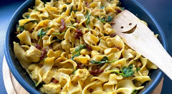 Sos curry do makaronu: Przepis, który odmieni Twój obiad!