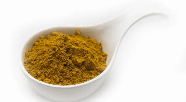 Curry: Zdrowy sekret? Poznaj korzyści i unikaj pułapek!