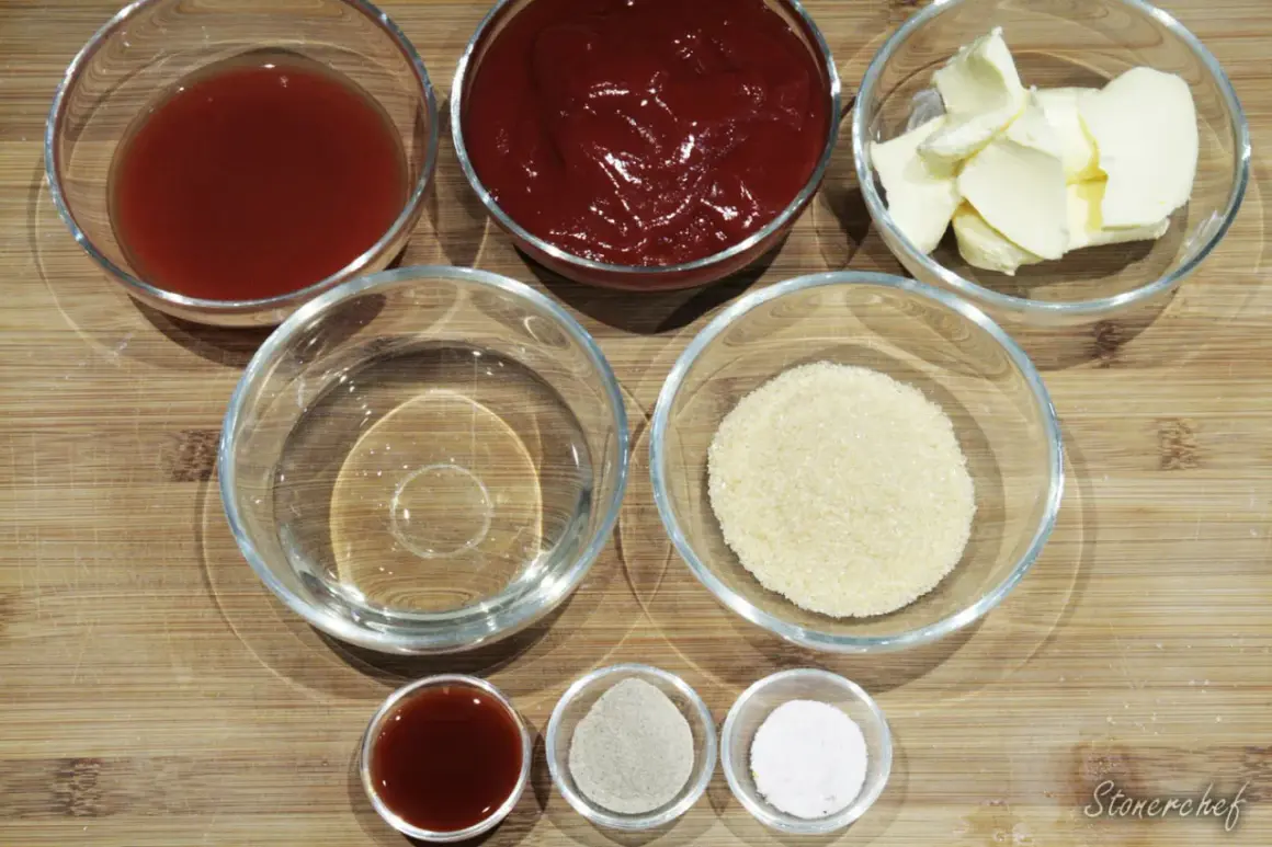 Składniki do sosu buffalo: ketchup, masło, ocet, cukier, sos Worcestershire, pieprz i sól.