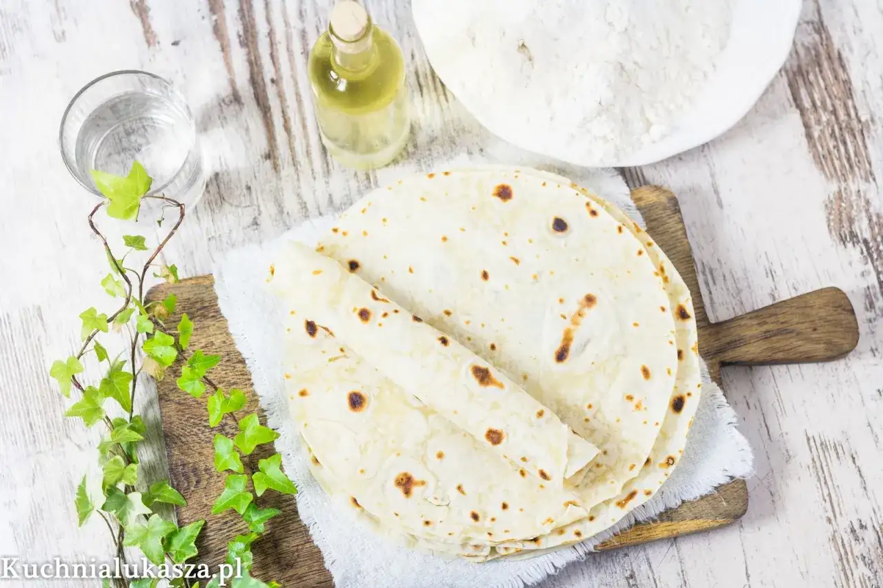 Tortilla na patelni - jak podgrzać i zrobić idealny placek?