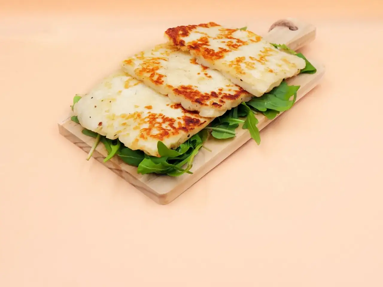 Ser halloumi - Jak smażyć, by nie był gumowy? Poznaj proste przepisy
