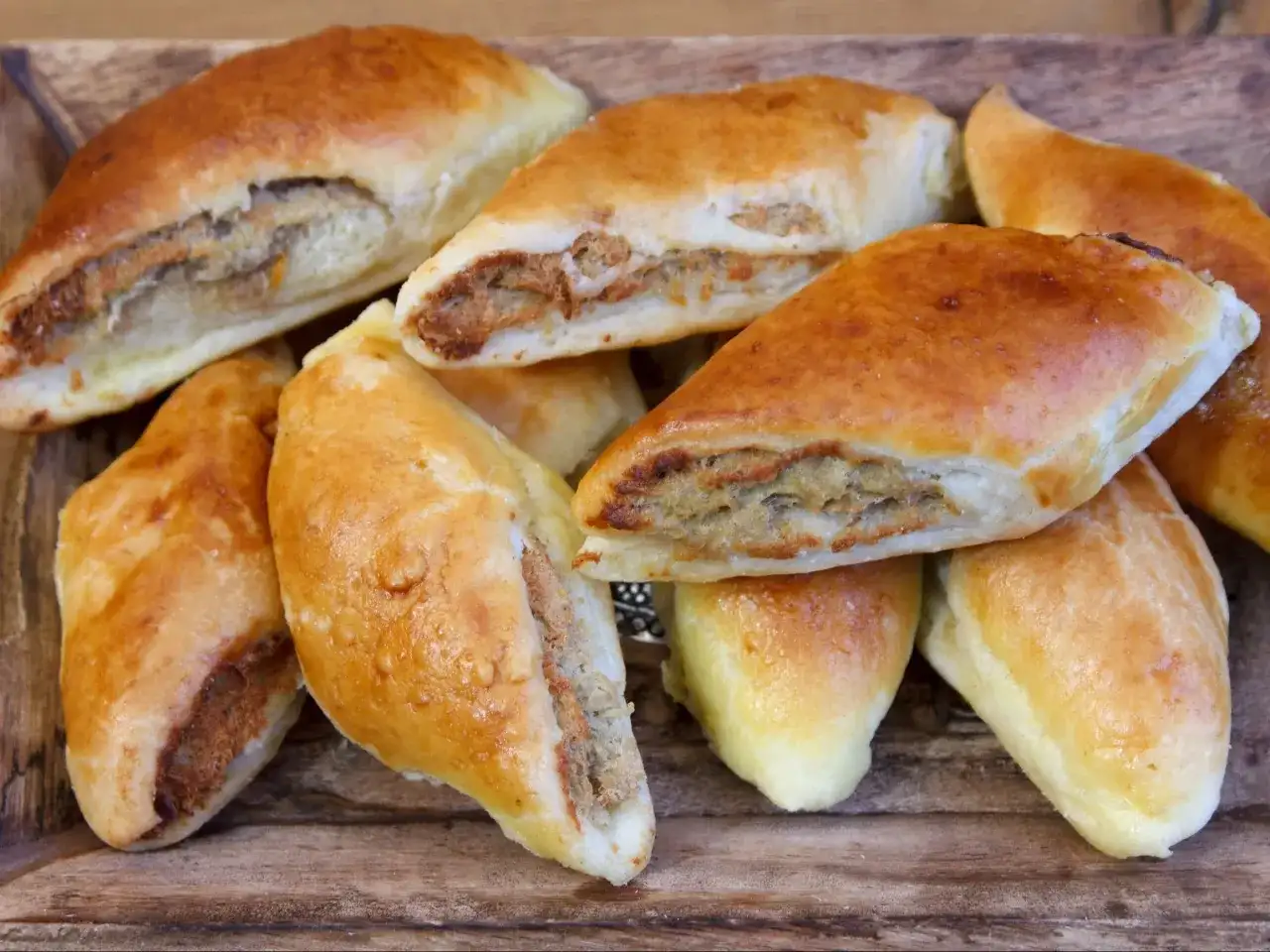Idealne ciasto na paszteciki - przepis, który zawsze się udaje