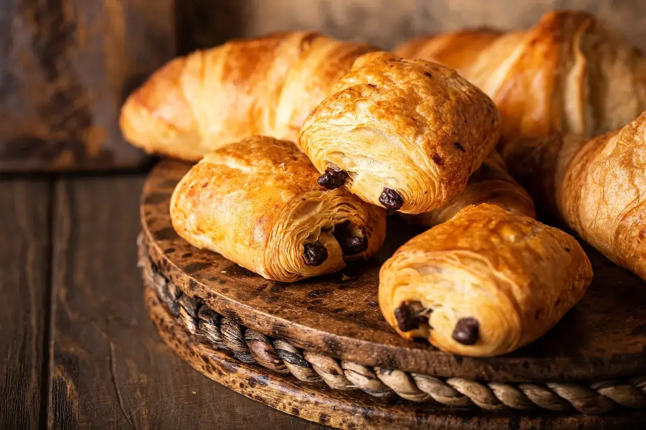 Ile piec ciasto francuskie? Idealny czas i temperatura!