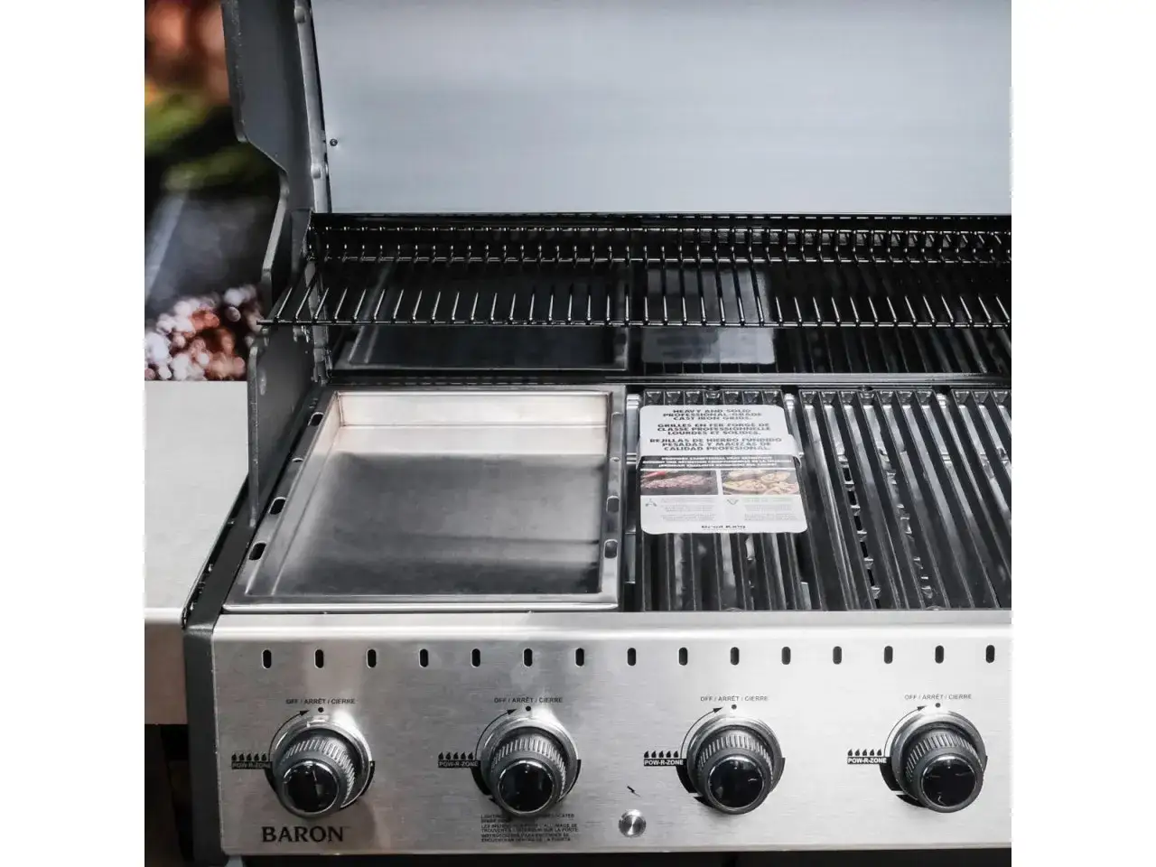 Grill Baron z metalową tacą i rusztami. Idealne blachy na grilla do przygotowania pysznych potraw.