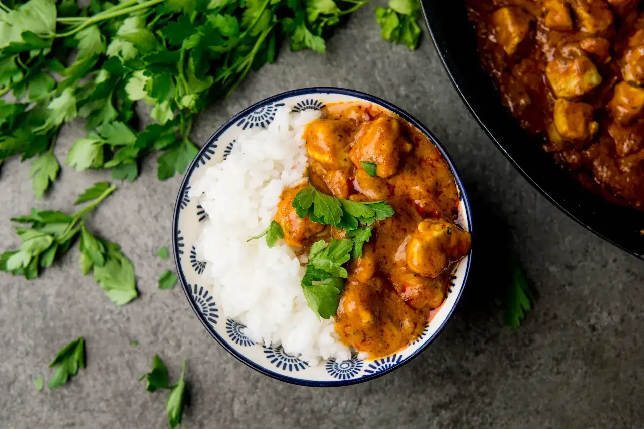 Tikka Masala z różnymi dodatkami