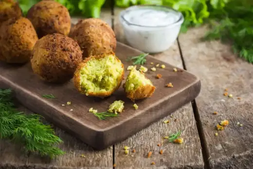 Falafel kebab - jak wybrać najlepszy? Poradnik smakosza