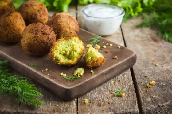 Falafel kebab - jak wybrać najlepszy? Poradnik smakosza