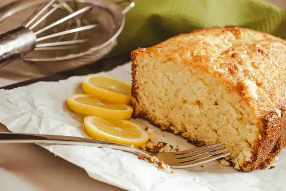 Babka piaskowa idealna - przepis na puszyste ciasto ucierane