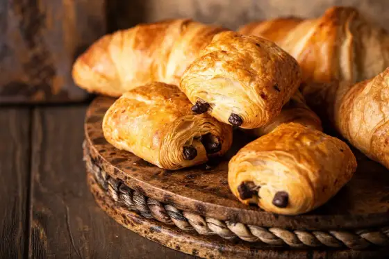 Ile piec ciasto francuskie? Idealny czas i temperatura!