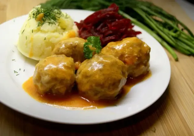 Pulpety drobiowe w sosie pomidorowym - Zrób je idealne!